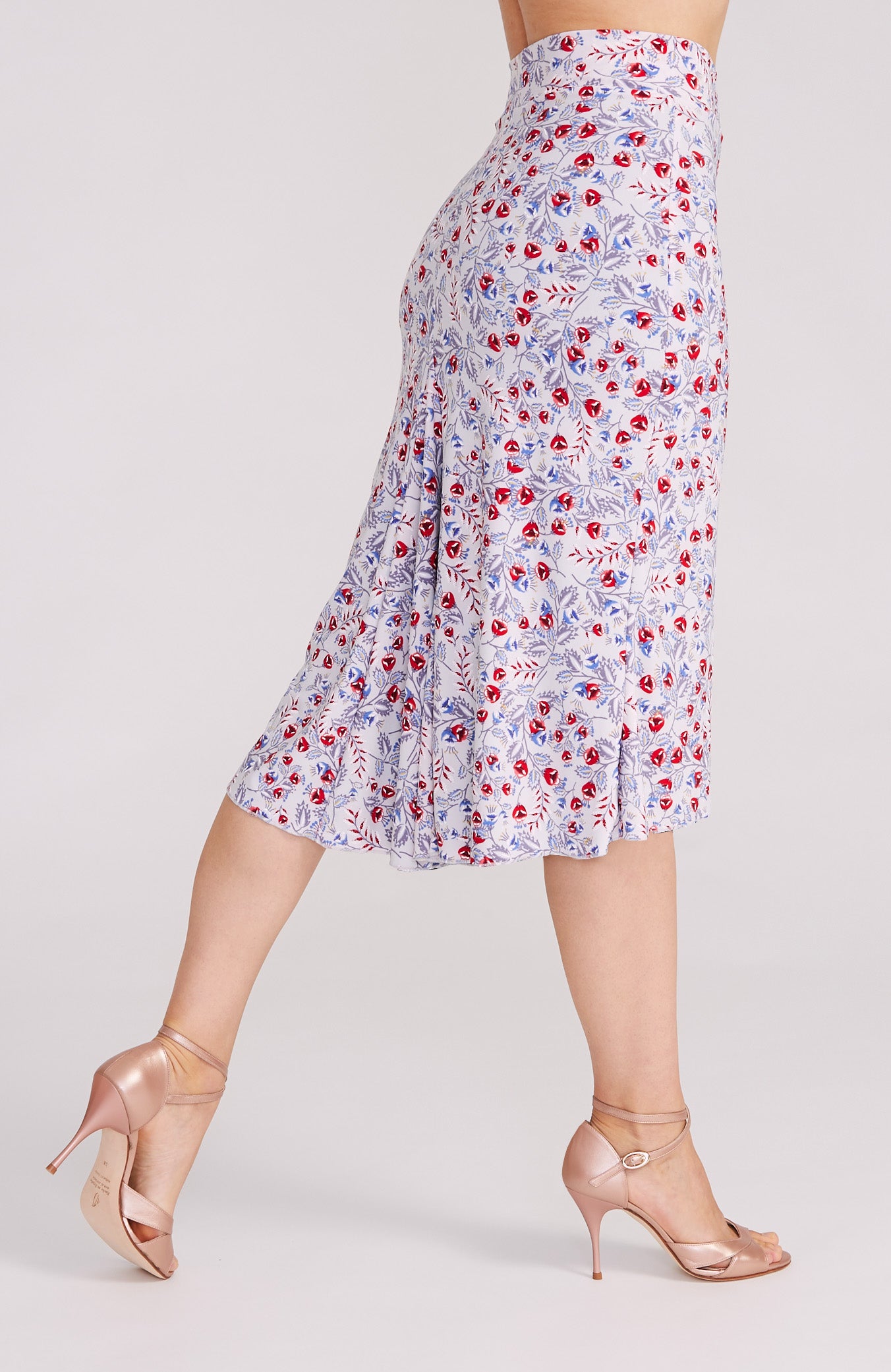 Tango-Godetrock mit roten Blumen – JAZMIN