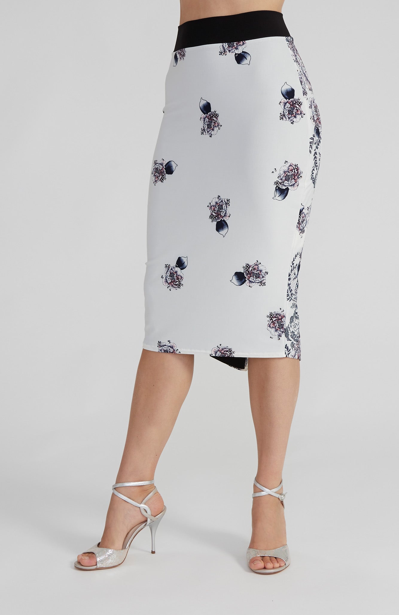 CLARISA Reversible Tango Skirt in Lace Florals & Black (Black Waist)