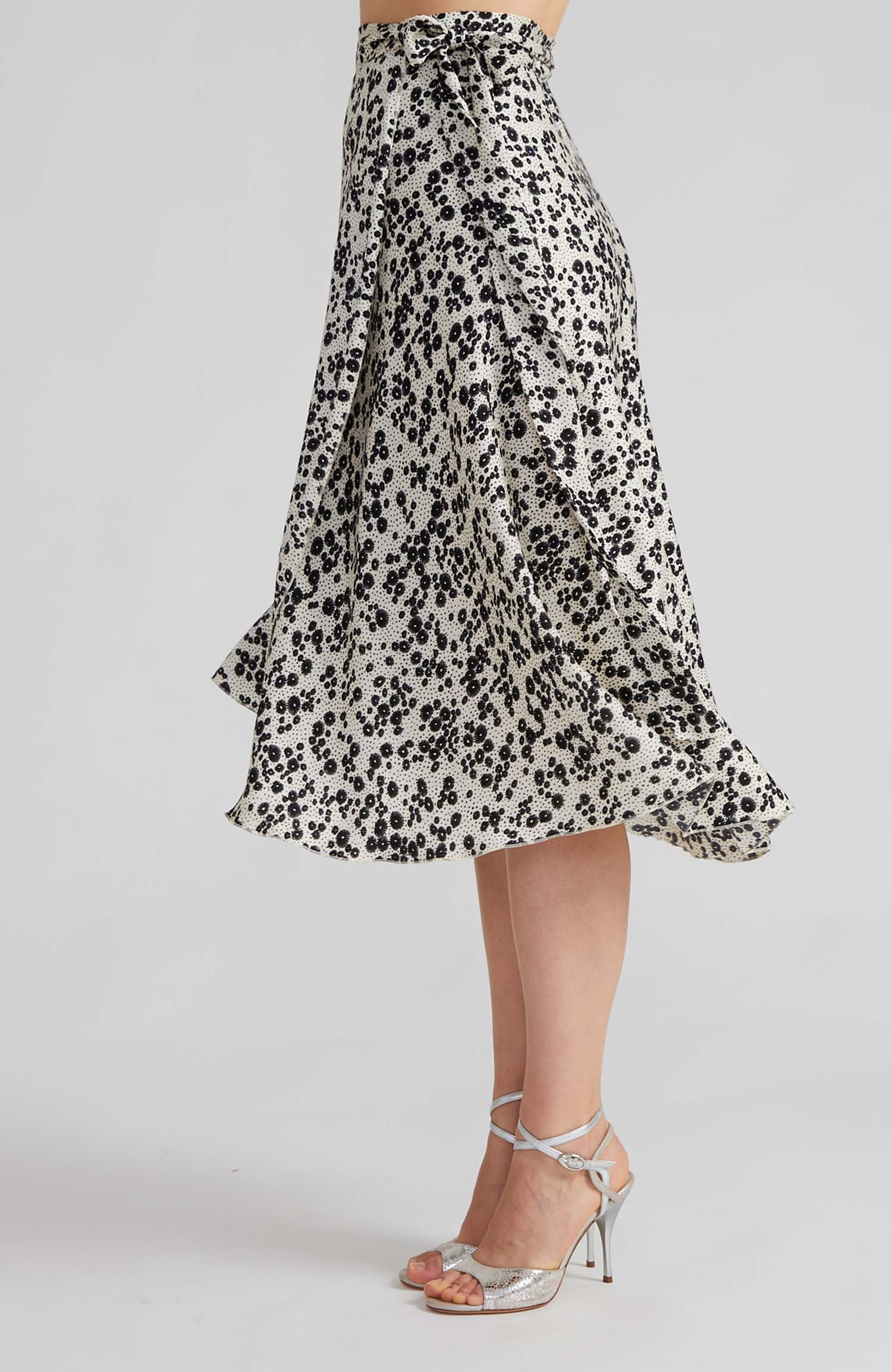 COCO Viscose Wrap Skirt in Noir Blossoms