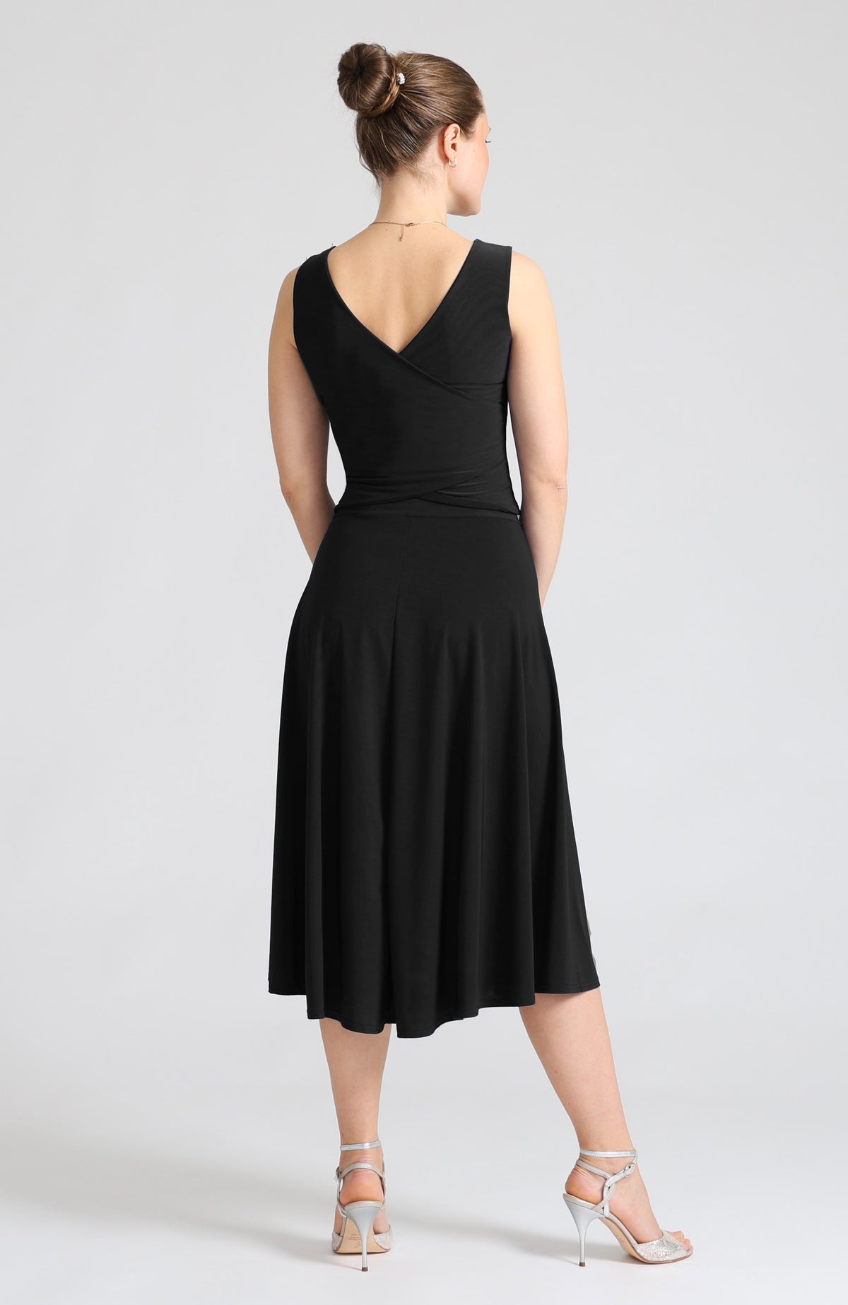 Jupe de tango trapèze Noir avec ourlet asymétrique fluide – AUDREY