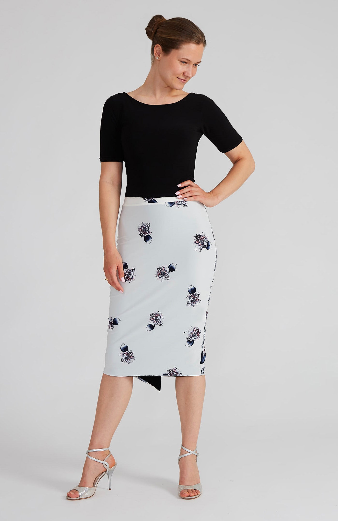 CLARISA Wendbarer Tangorock in Blumenprint & Schwarz