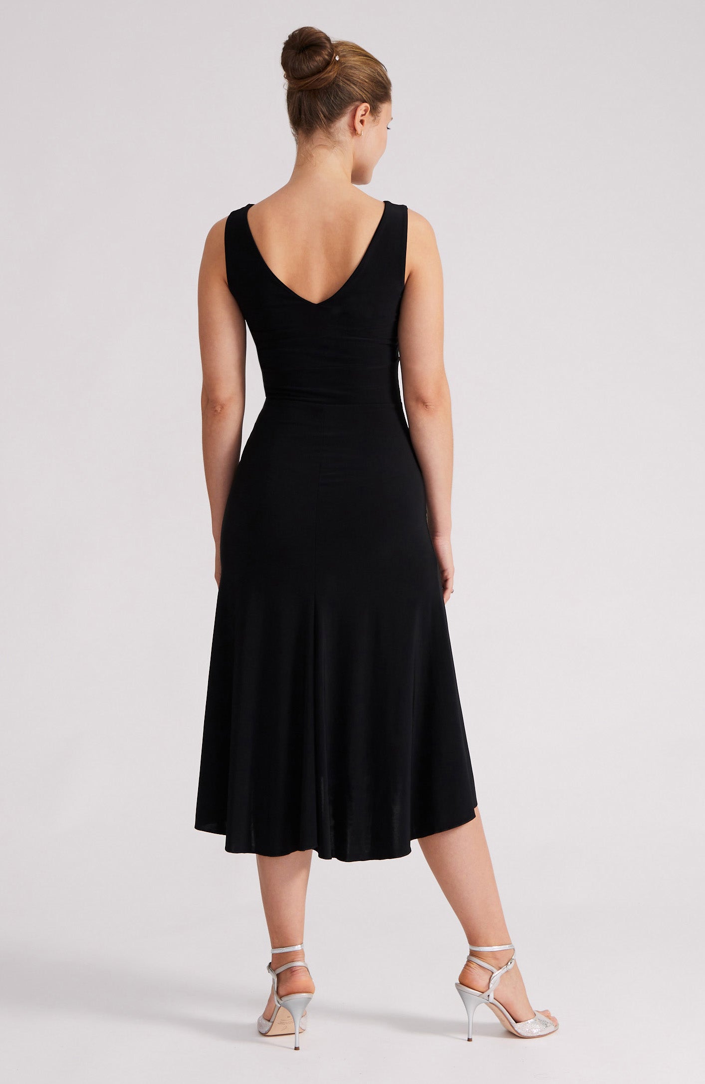 Robe de tango trapèze noire classique CARLA avec ourlet asymétrique