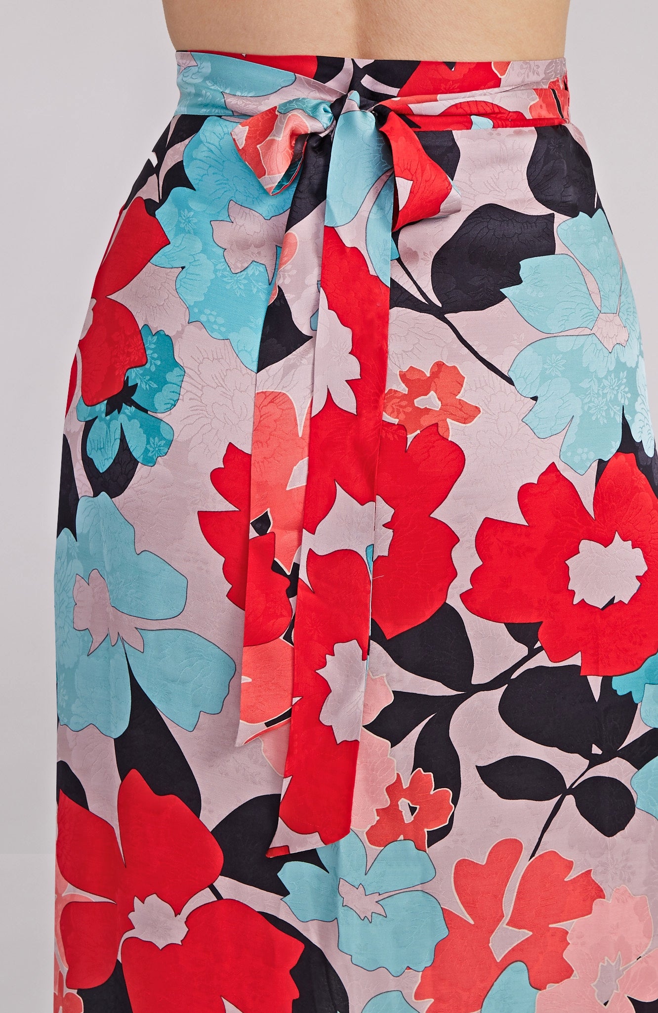 JULIET Wild Blossoms Viskose-Wickelrock mit drapiertem Detail