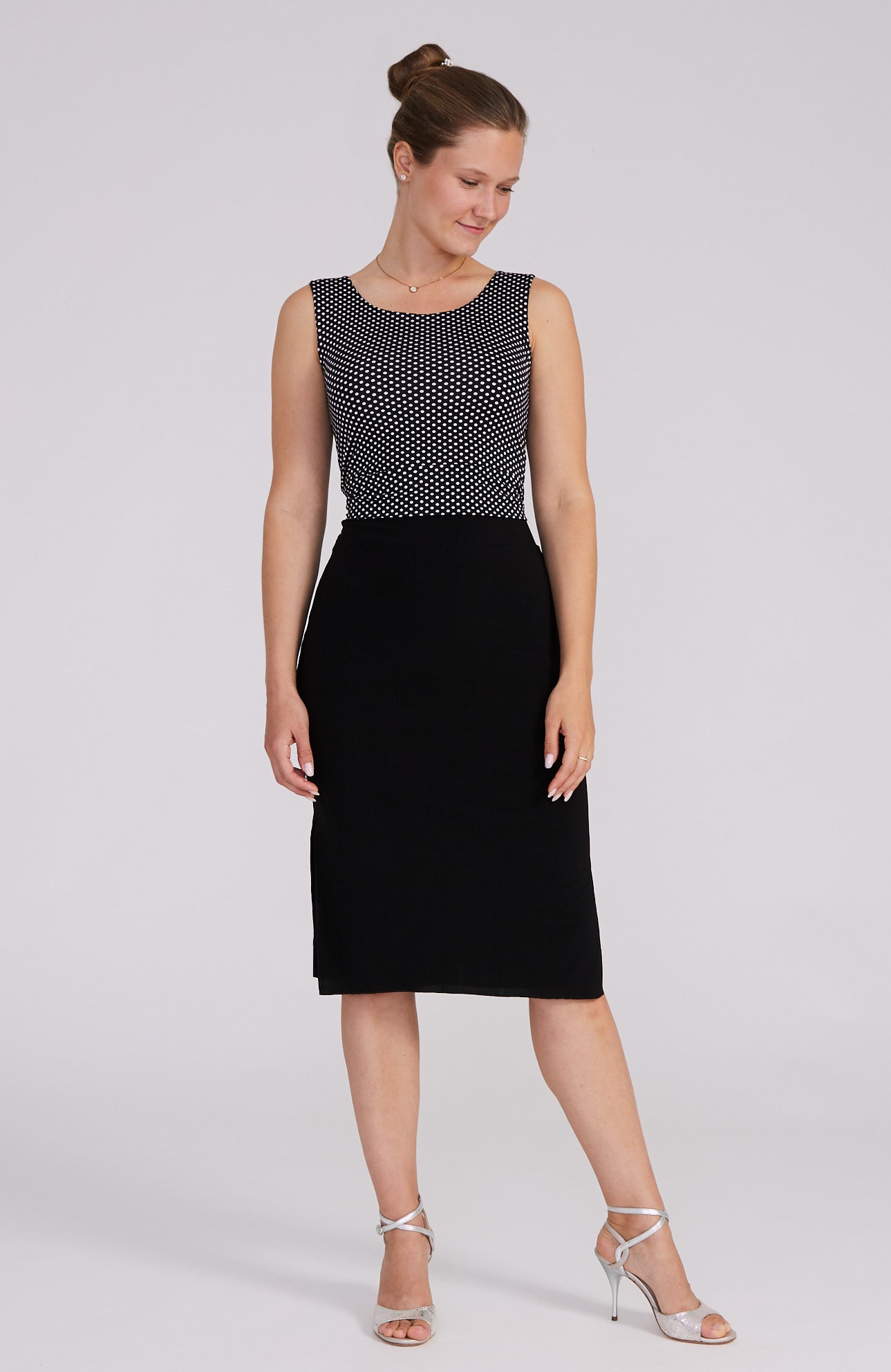 ZOE Kurzes Top mit Polka Dots in Schwarz und Weiß