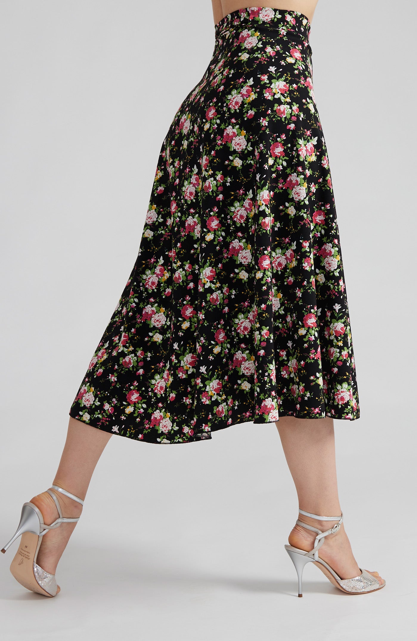 GINA jupe longue portefeuille à motifs de roses sur fond noir