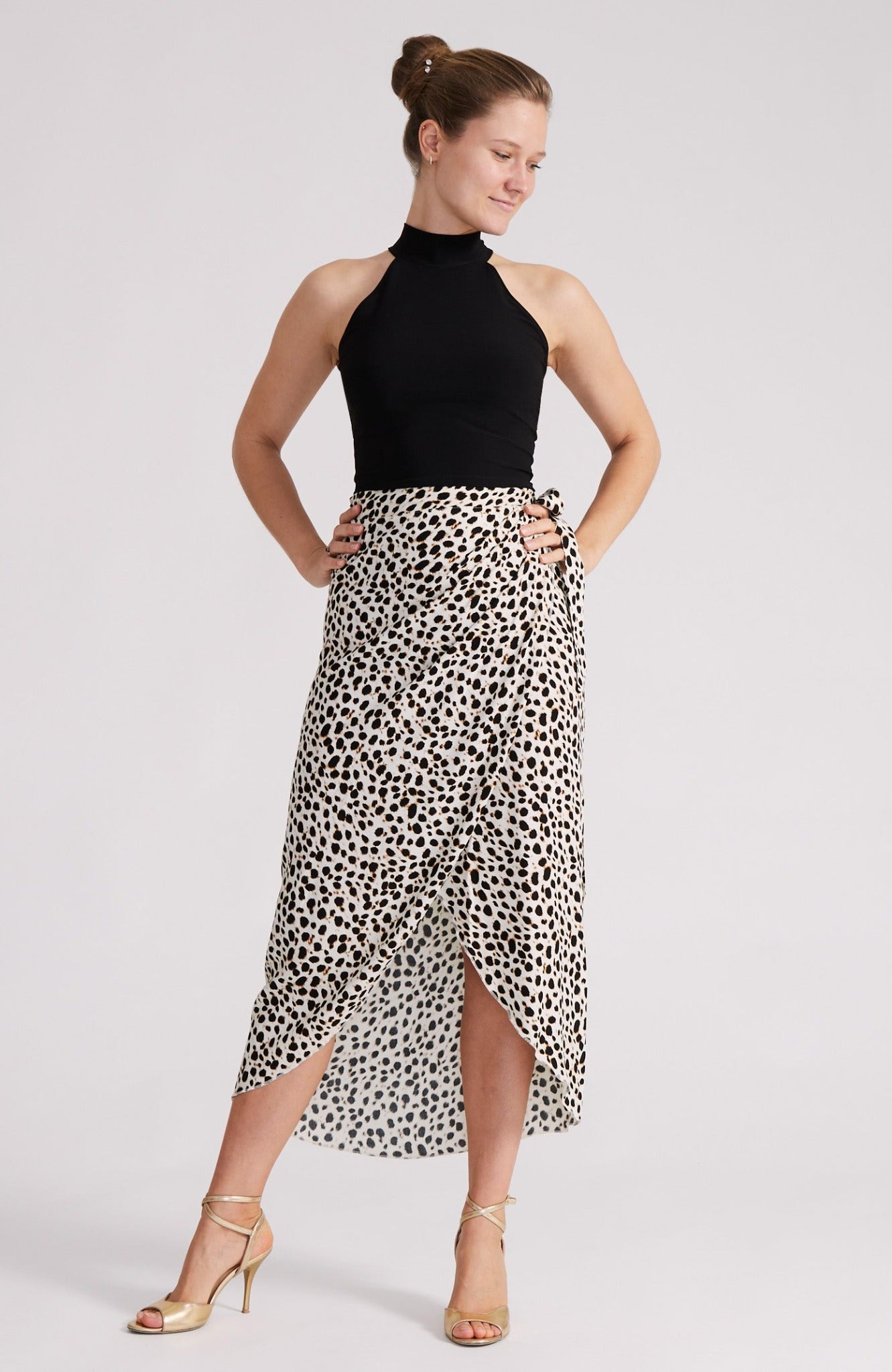 Tailliertes Neckholder-Top in Schwarz STELLA