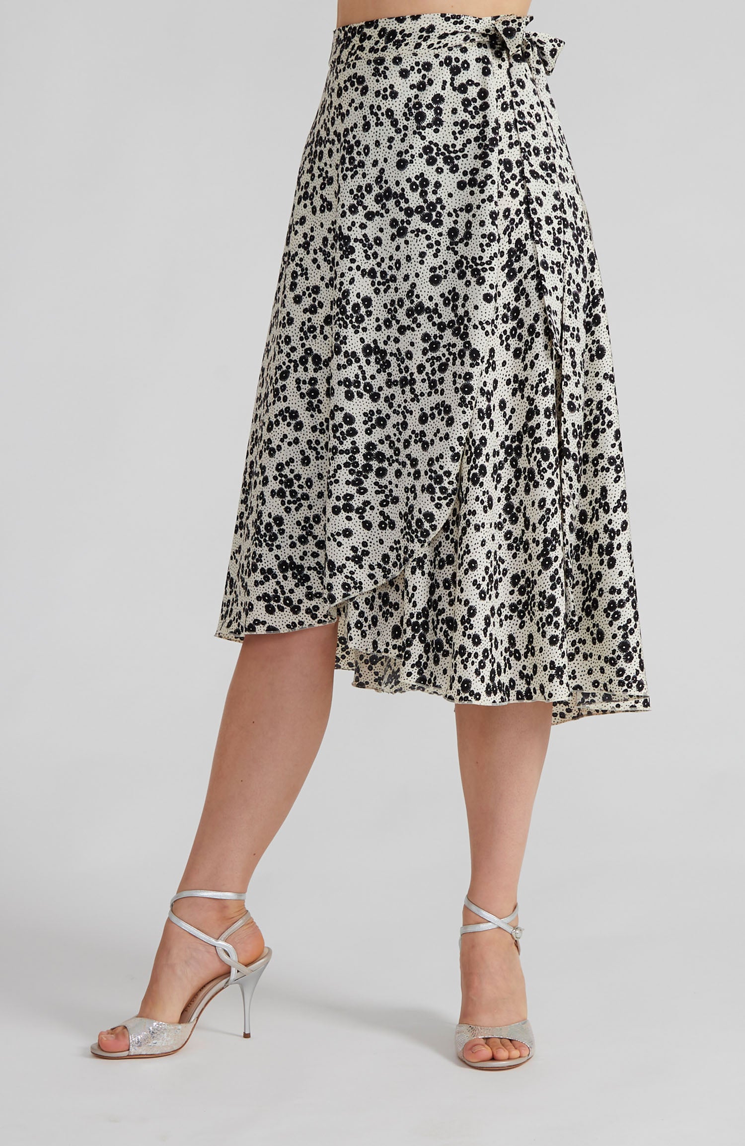 COCO Viscose Wrap Skirt in Noir Blossoms