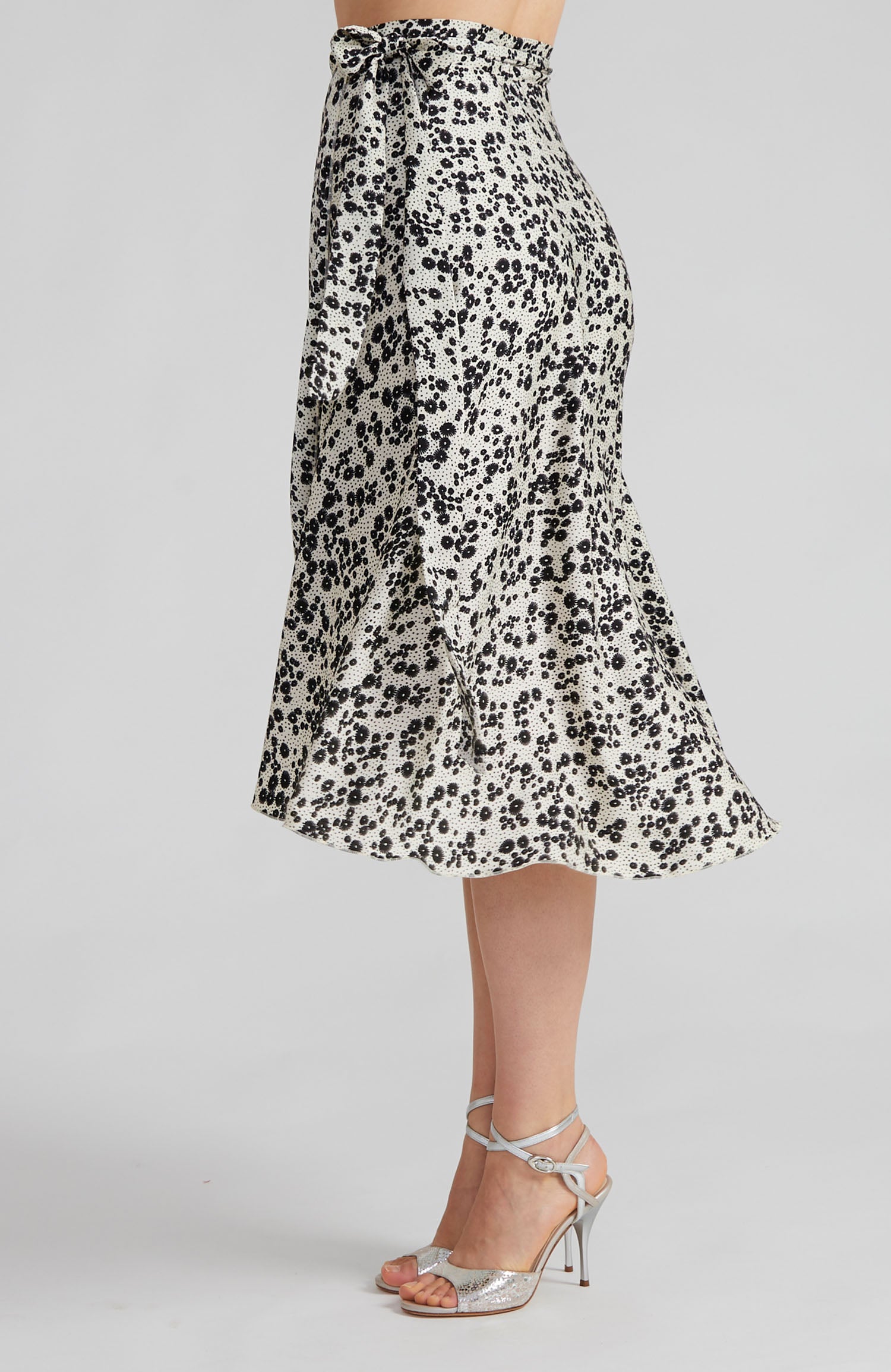 COCO Viscose Wrap Skirt in Noir Blossoms