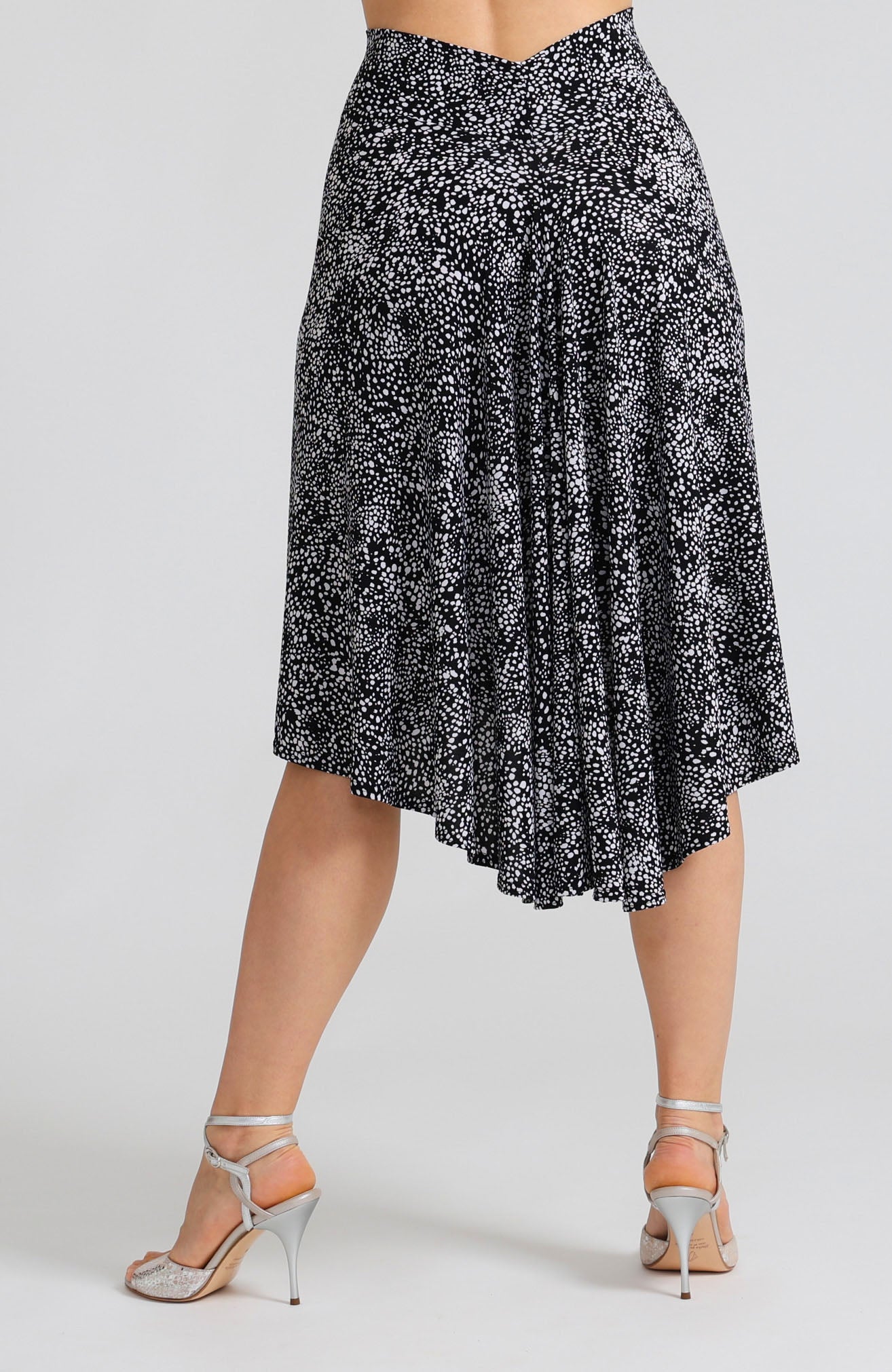 Black and white polka dot fishtail tango skirt Paola with a high front slit and elegant movement.