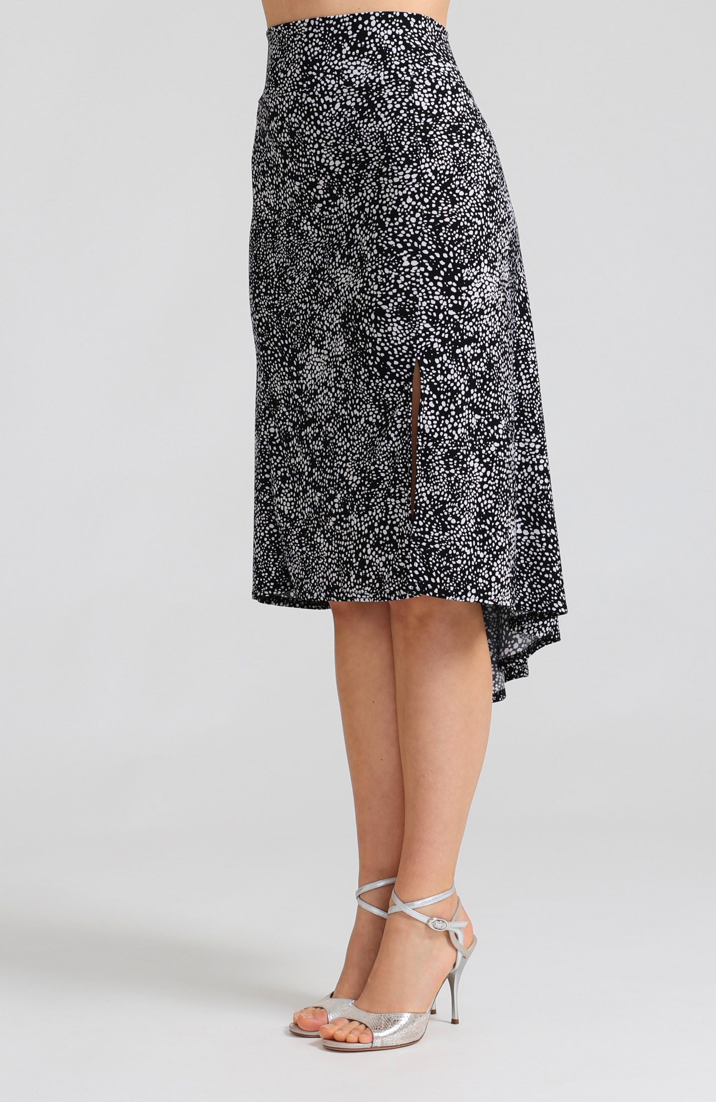 Black and white polka dot fishtail tango skirt Paola with a high front slit and elegant movement.