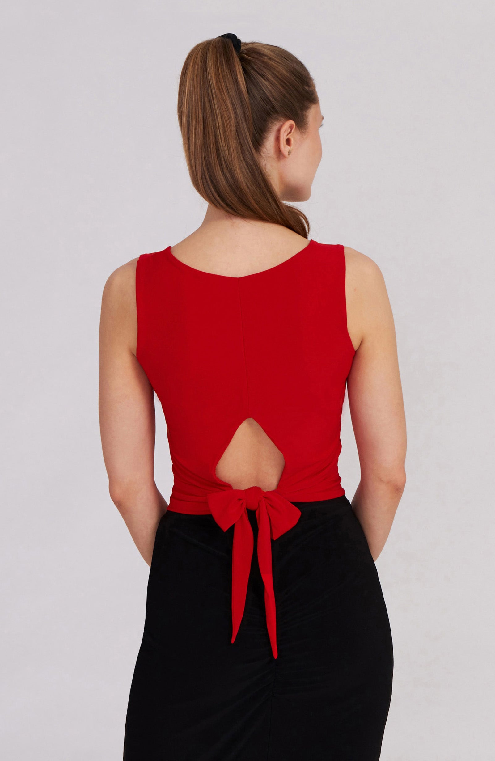 Crop Top mit Schleifendetail in Rot - ZOE (Pre-order*)