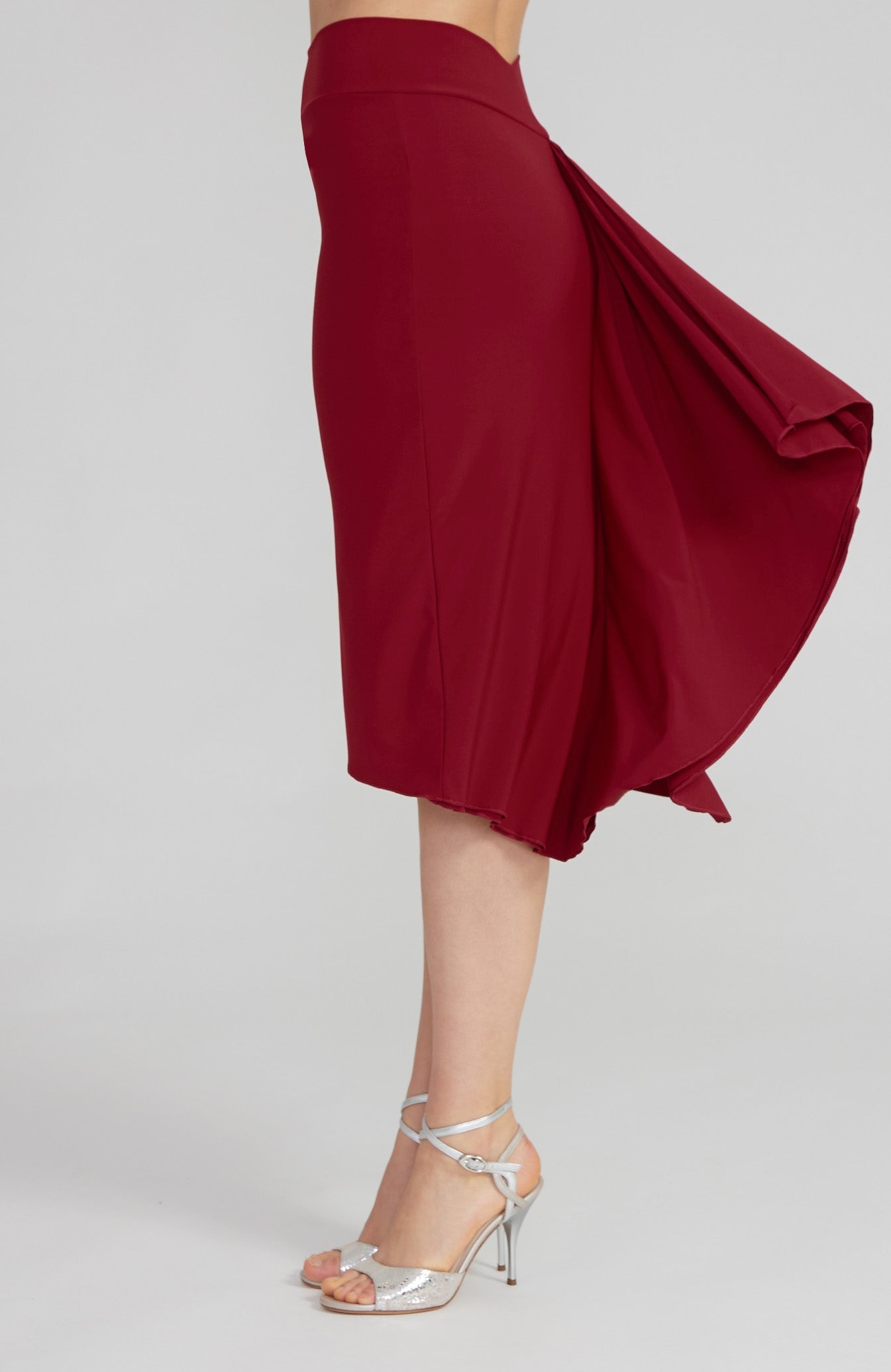 VALENTINA - Fishtail Tangorock in Beerenrot