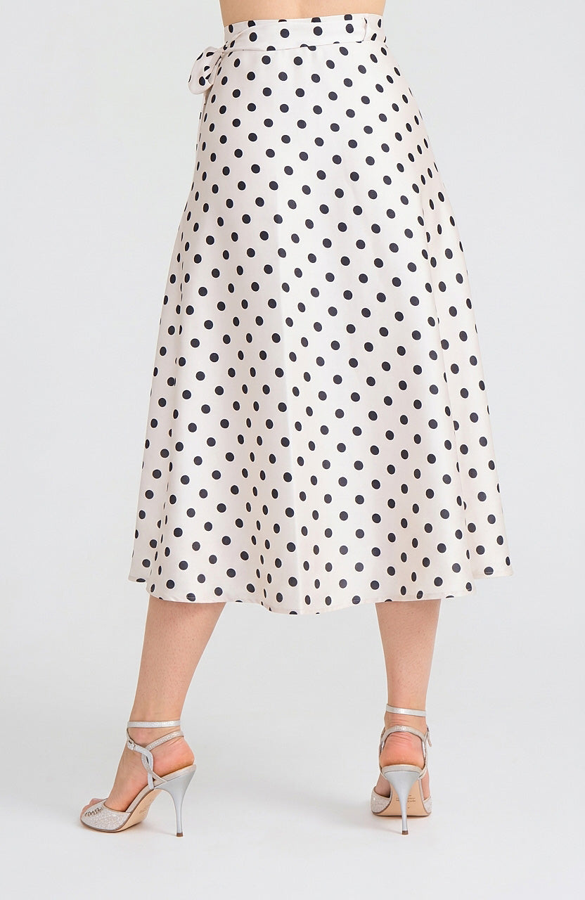 Langer Satin Tango-Wickelrock in Polka Dots in Schwarz / Cremeweiß – GINA