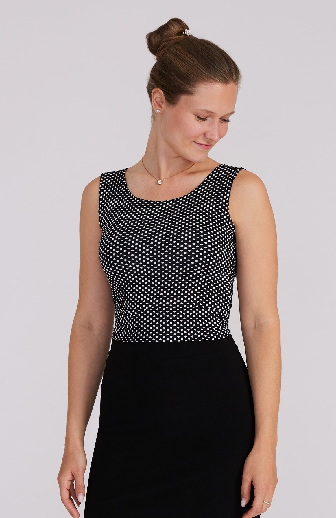 ZOE Kurzes Top mit Polka Dots in Schwarz und Weiß