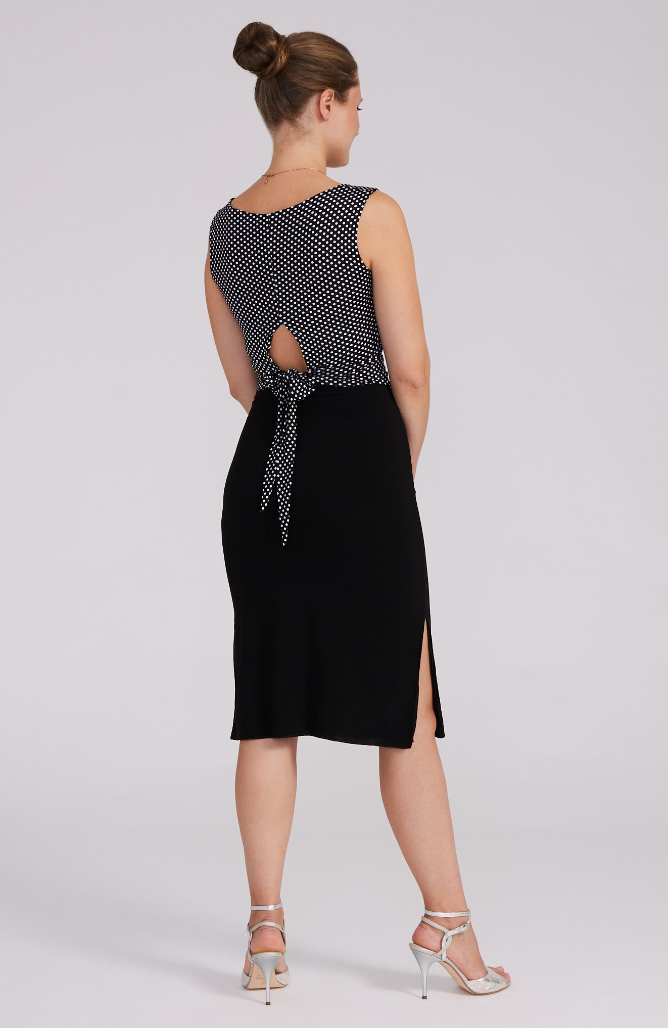 ZOE Kurzes Top mit Polka Dots in Schwarz und Weiß