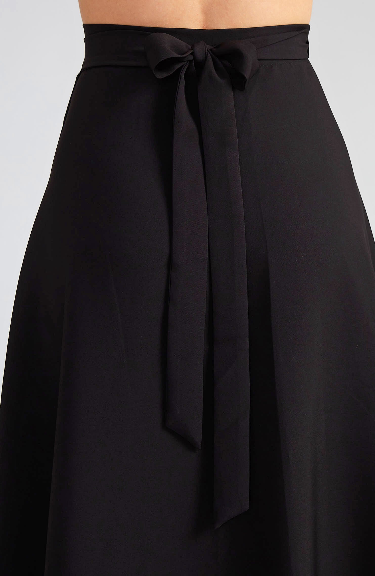 GINA Langer Wickelrock in Schwarz