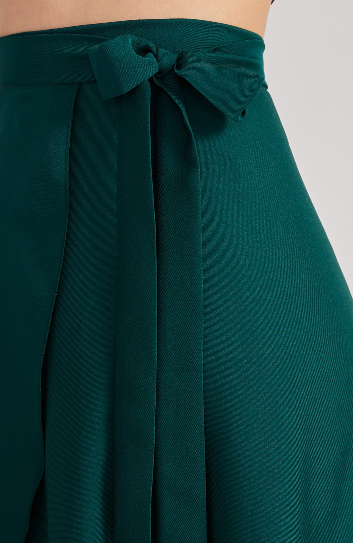 COCO Tango Wickelrock in Grünem Satin